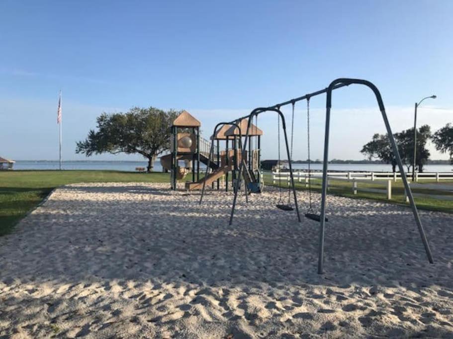 Beautiful Home Across The Street From Lake June! Λέικ Πλάσιντ Εξωτερικό φωτογραφία