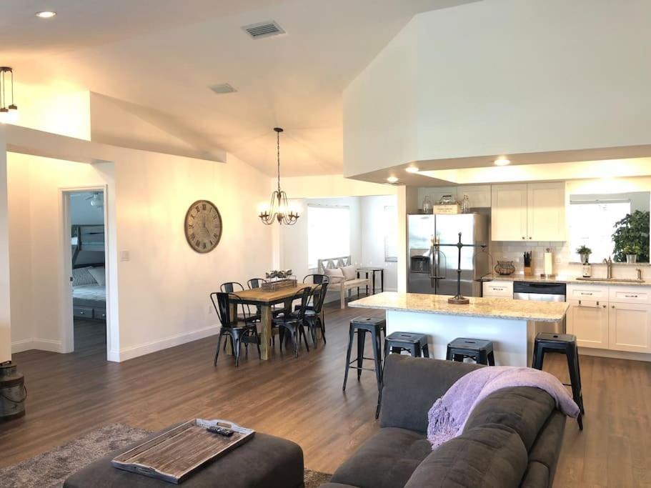 Beautiful Home Across The Street From Lake June! Λέικ Πλάσιντ Εξωτερικό φωτογραφία